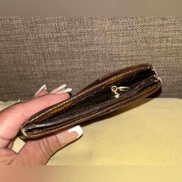 LV 🤎 Trifold With Coin Compartment - Picture 7 of 7